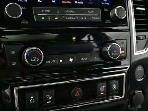 Used 2021 Nissan Titan Platinum Reserve w/ Moonroof Package image 10
