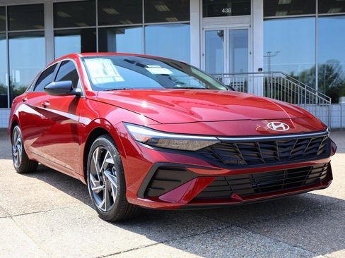 New 2025 Hyundai Elantra Sport image 7