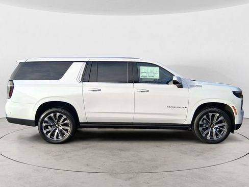 New 2026 Chevrolet Suburban High Country AWD/4WD image 6