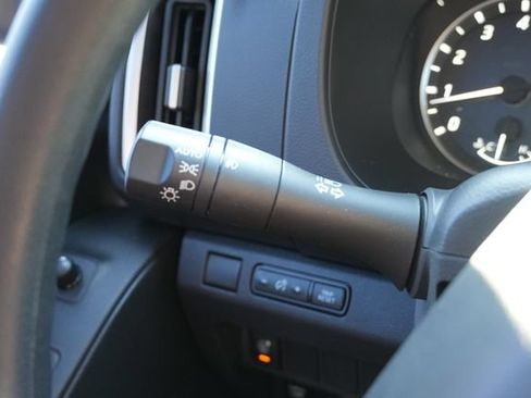 Used 2025 Nissan Frontier SV RWD image 23