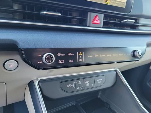 New 2026 Kia Carnival EX FWD image 18