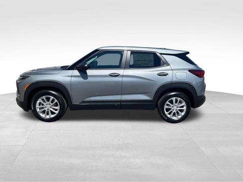 New 2026 Chevrolet TrailBlazer LS w/ LS Convenience Package FWD image 2