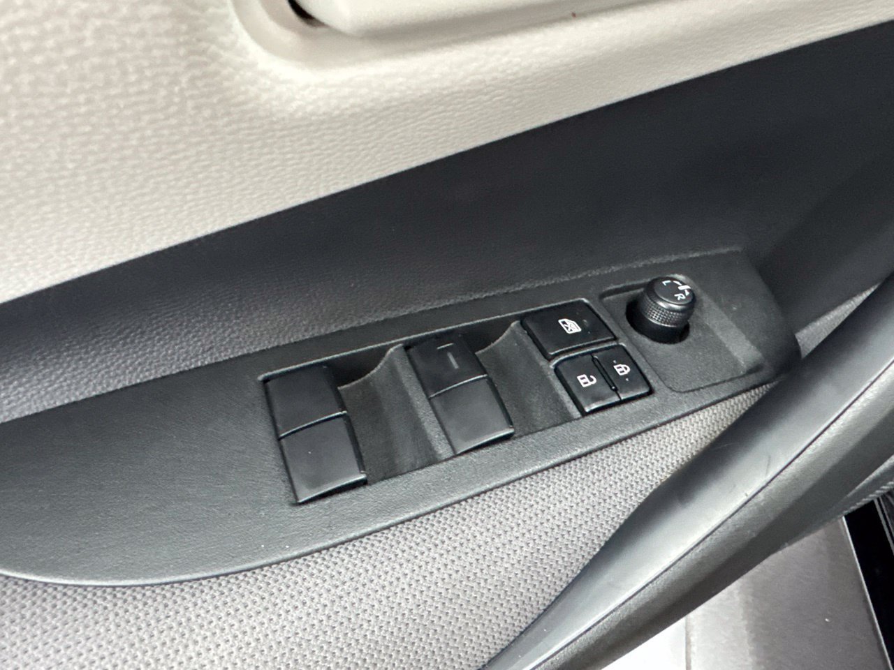 Used 2026 Toyota Corolla LE FWD image 36