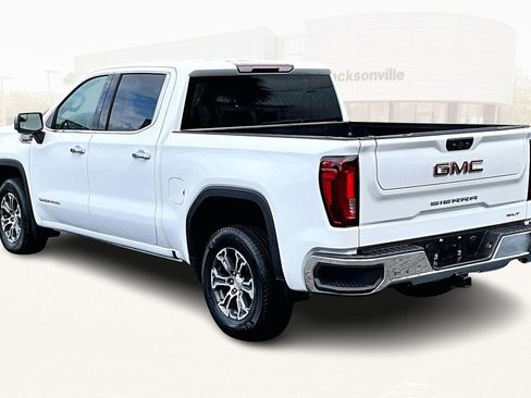 Used 2025 GMC Sierra 1500 SLT image 4