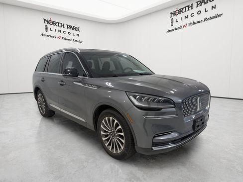 Used 2023 Lincoln Aviator Reserve w/ Class IV Trailer Tow Package RWD image 7