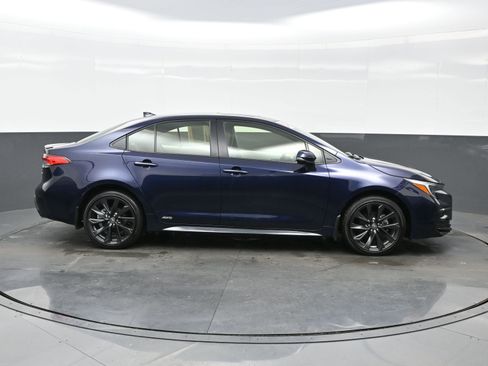 Used 2024 Toyota Corolla SE image 7