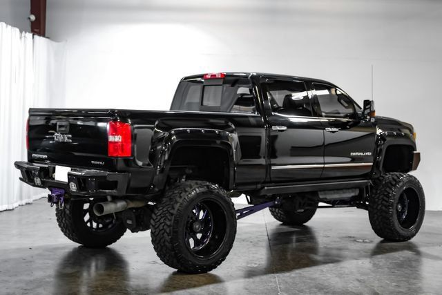 Used 2017 GMC Sierra 2500 Denali w/ Duramax Plus Package AWD/4WD image 11
