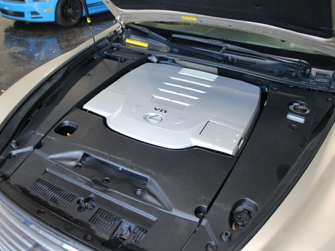 Used 2013 Lexus LS 460 w/ Comfort Pkg image 34