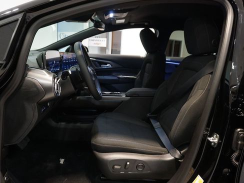 New 2026 Chevrolet Equinox EV LT image 10