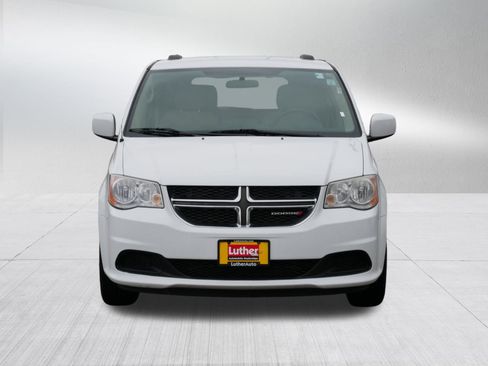 Used 2014 Dodge Grand Caravan SXT image 2