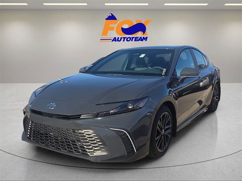 New 2026 Toyota Camry SE image 1