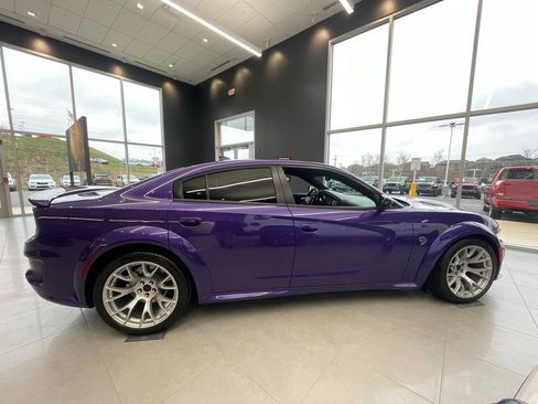 Used 2023 Dodge Charger SRT Hellcat w/ Harman/Kardon Audio Group image 2
