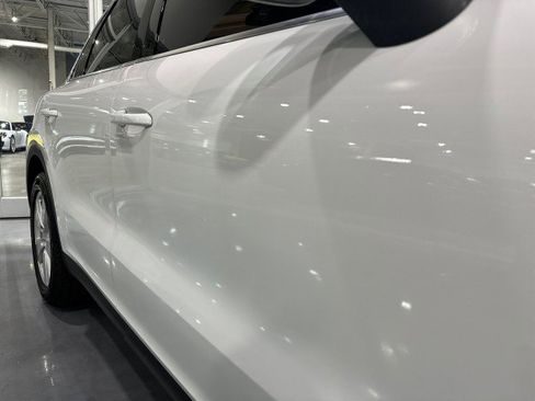 Used 2019 Porsche Cayenne AWD/4WD image 16