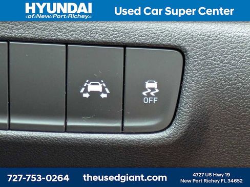 Used 2019 Hyundai Kona SE FWD image 24