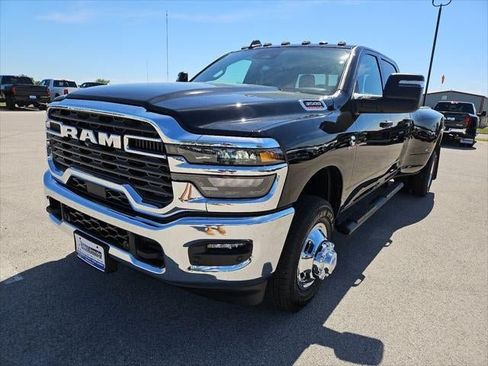 New 2026 RAM 3500 Tradesman AWD/4WD image 31