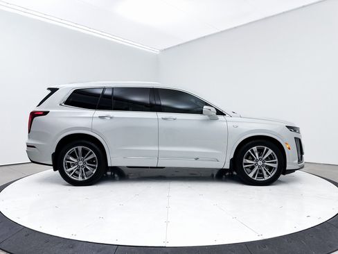 Used 2023 Cadillac XT6 Premium Luxury image 42