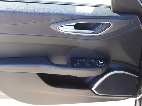 Used 2022 Alfa Romeo Giulia Ti image 9