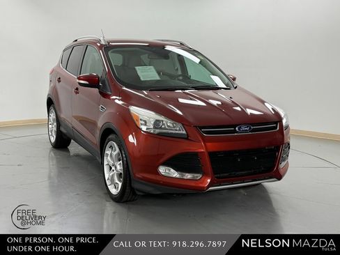 Used 2014 Ford Escape Titanium w/ Equipment Group 401A FWD image 4