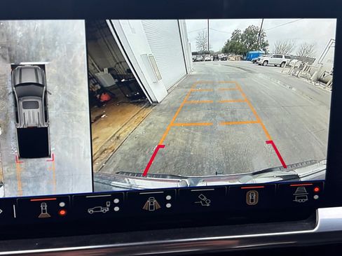 Certified 2024 GMC Sierra 1500 SLT image 9