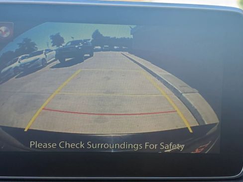 Used 2016 MAZDA MAZDA3 i Sport w/ Preferred Equipment Package FWD image 18
