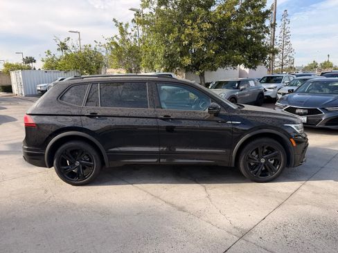 Used 2023 Volkswagen Tiguan SE R-Line FWD image 6