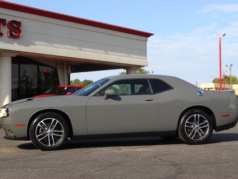 Used 2019 Dodge Challenger SXT AWD/4WD image 6