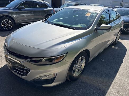 Used 2022 Chevrolet Malibu LT FWD image 4