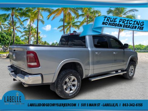 Used 2019 RAM 1500 Laramie AWD/4WD image 3