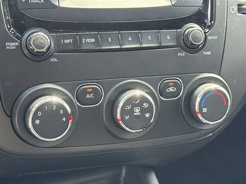Used 2017 Kia Forte LX FWD image 19