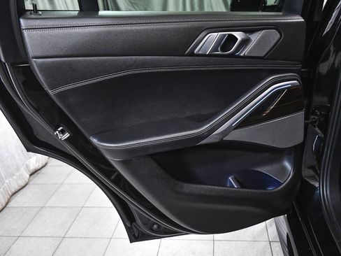 Used 2024 BMW X6 xDrive40i image 12