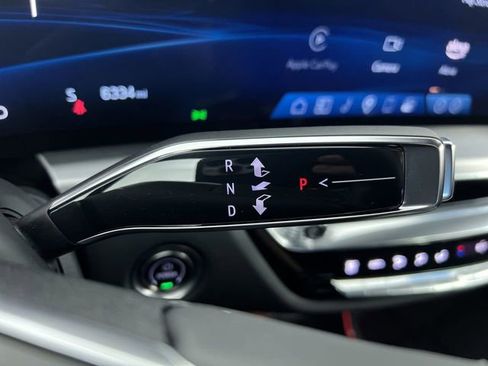 Used 2025 Cadillac Lyriq Luxury image 16