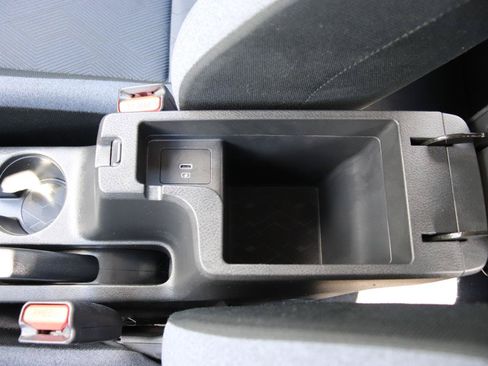 Used 2025 Nissan Versa SV FWD image 35