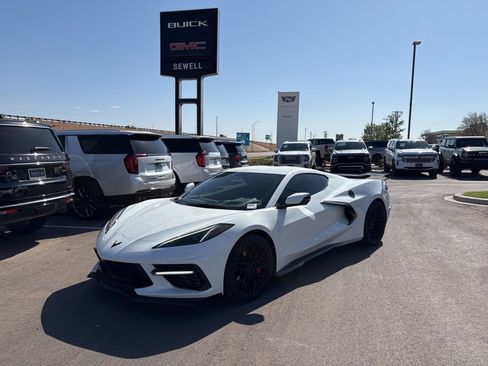 Used 2023 Chevrolet Corvette Stingray Preferred Cpe w/ Z51 Performance Package RWD image 1