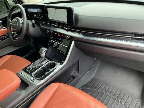 Used 2023 Kia Carnival SX Prestige FWD image 28
