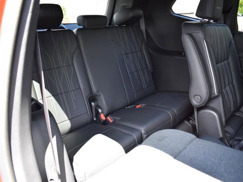 New 2026 Buick Enclave Avenir w/ Super Cruise Package image 8