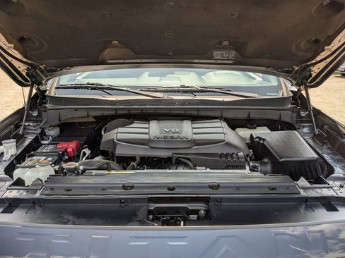 Used 2021 Nissan Titan SV w/ SV Convenience Package image 35