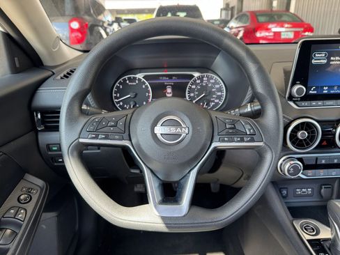 Used 2024 Nissan Sentra SV FWD image 25