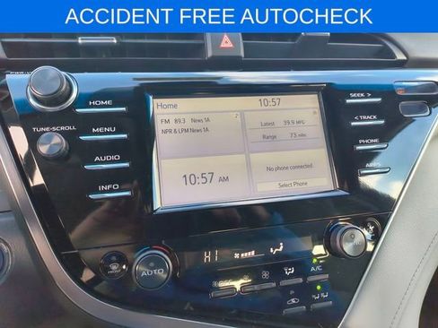 Used 2018 Toyota Camry LE image 4