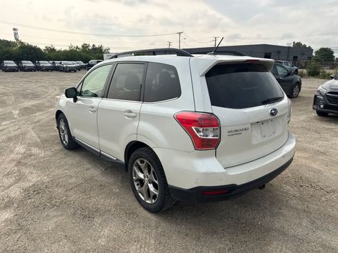 Used 2015 Subaru Forester 2.5i Touring AWD/4WD image 2