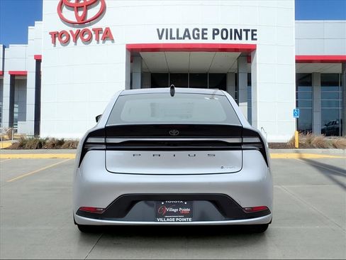 New 2026 Toyota Prius Plug-In Hybrid image 4