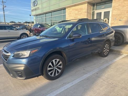 Used 2022 Subaru Outback Premium image 1
