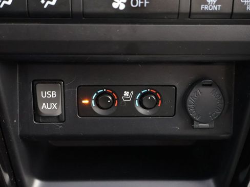 Used 2019 Toyota 4Runner Limited image 18