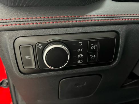 Used 2025 Ford Mustang GT Premium image 31