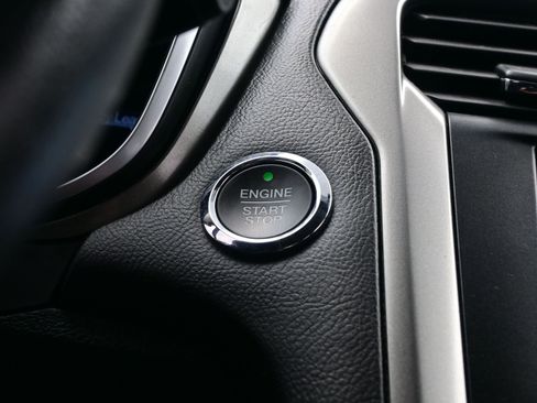 Used 2017 Ford Fusion Energi SE image 23