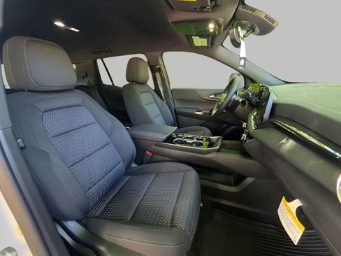 New 2026 Chevrolet Equinox LT w/ Safety and Technology Package FWD image 10