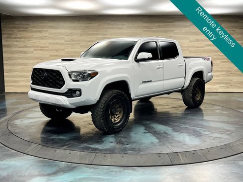 Used 2023 Toyota Tacoma TRD Sport AWD/4WD image 9