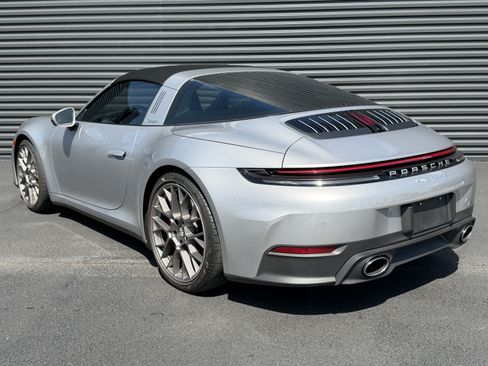 Certified 2026 Porsche 911 Targa 4S AWD/4WD image 3