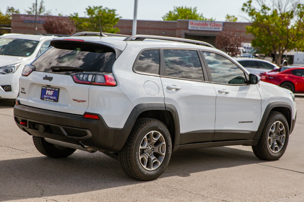 Used 2021 Jeep Cherokee Trailhawk w/ Sun, Sound & Nav Group AWD/4WD image 5