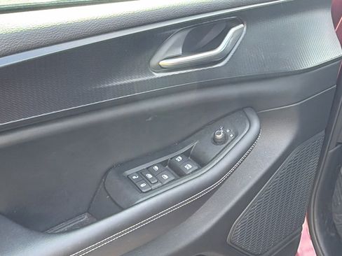 Used 2024 Jeep Grand Cherokee Laredo X image 15