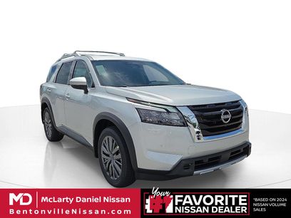 Used 2025 Nissan Pathfinder SL w/ SL Premium Package